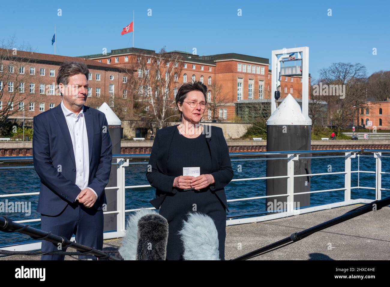 Kiel, 11. März 2022, Bundeswirtschaftsminister Dr. Robert Habeck zu Gesprächen bei Finanzministerin Monika Heinold a Kiel, Schleswig-Holstein Foto Stock