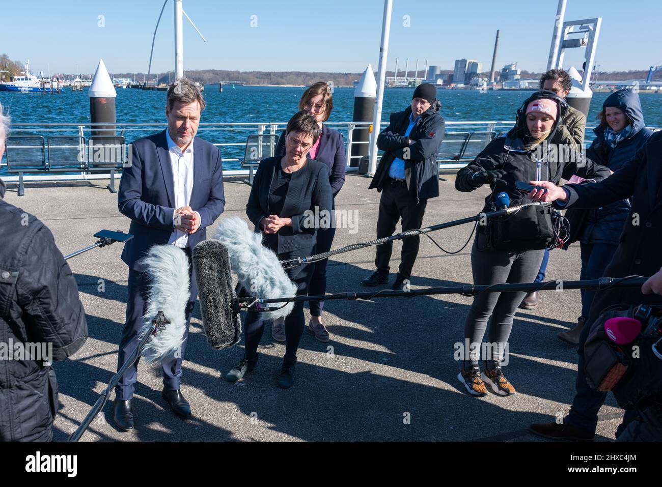 Kiel, 11. März 2022, Bundeswirtschaftsminister Dr. Robert Habeck zu Gesprächen bei Finanzministerin Monika Heinold a Kiel, Schleswig-Holstein Foto Stock