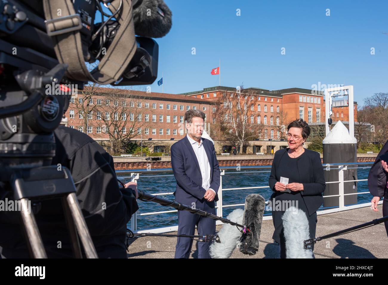 Kiel, 11. März 2022, Bundeswirtschaftsminister Dr. Robert Habeck zu Gesprächen bei Finanzministerin Monika Heinold a Kiel, Schleswig-Holstein Foto Stock