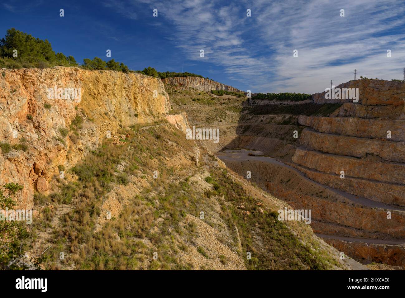 Cave di Les Pedrisses nel massiccio del Garraf (Barcellona, Catalogna, Spagna) ESP: Cantera de las Pedrisses en el macizo del Garraf (Barcellona, Cataluña) Foto Stock