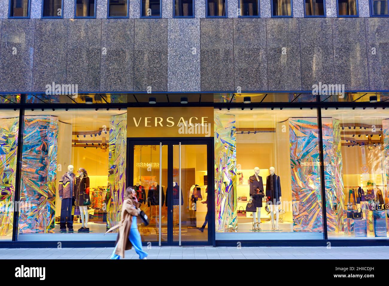 Vista esterna del negozio di stilisti italiani 'Versace' a Düsseldorf/Germania. Foto Stock