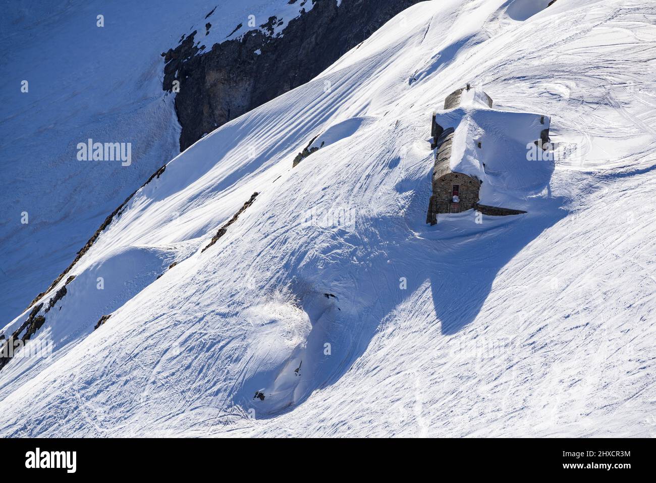 Viste dal ponte di osservazione del Pic du Midi de Bigorre in inverno (Midi-Pirenei, Occitanie, Francia, Pirenei) ESP: Vistas desde el Pic du Midi Foto Stock