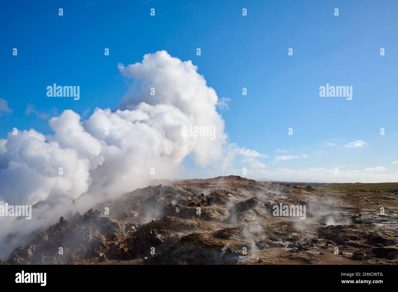 Sorgente calda, vapore, geotermica, estate, Gunnuhver, Penisola di Reykjanes, SuÃ°urnes, Sud Ovest, Islanda Foto Stock