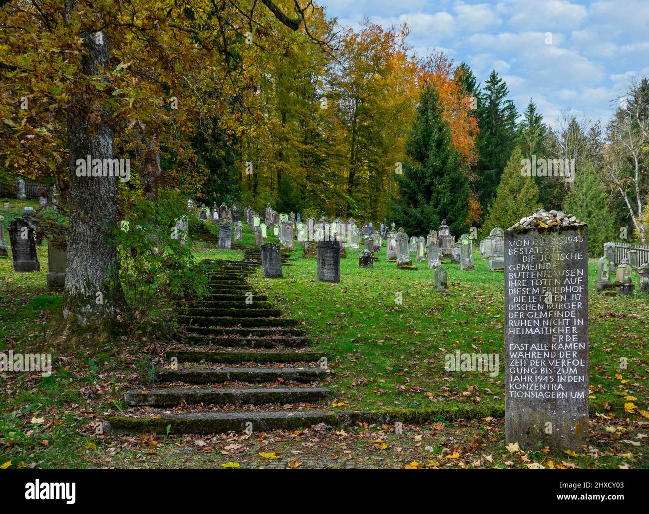 Il Cimitero Ebraico di Buttenhausen è un monumento culturale protetto. Il cimitero fu fondato nel 1789. L'ultima sepoltura ebbe luogo nel 1943. Foto Stock