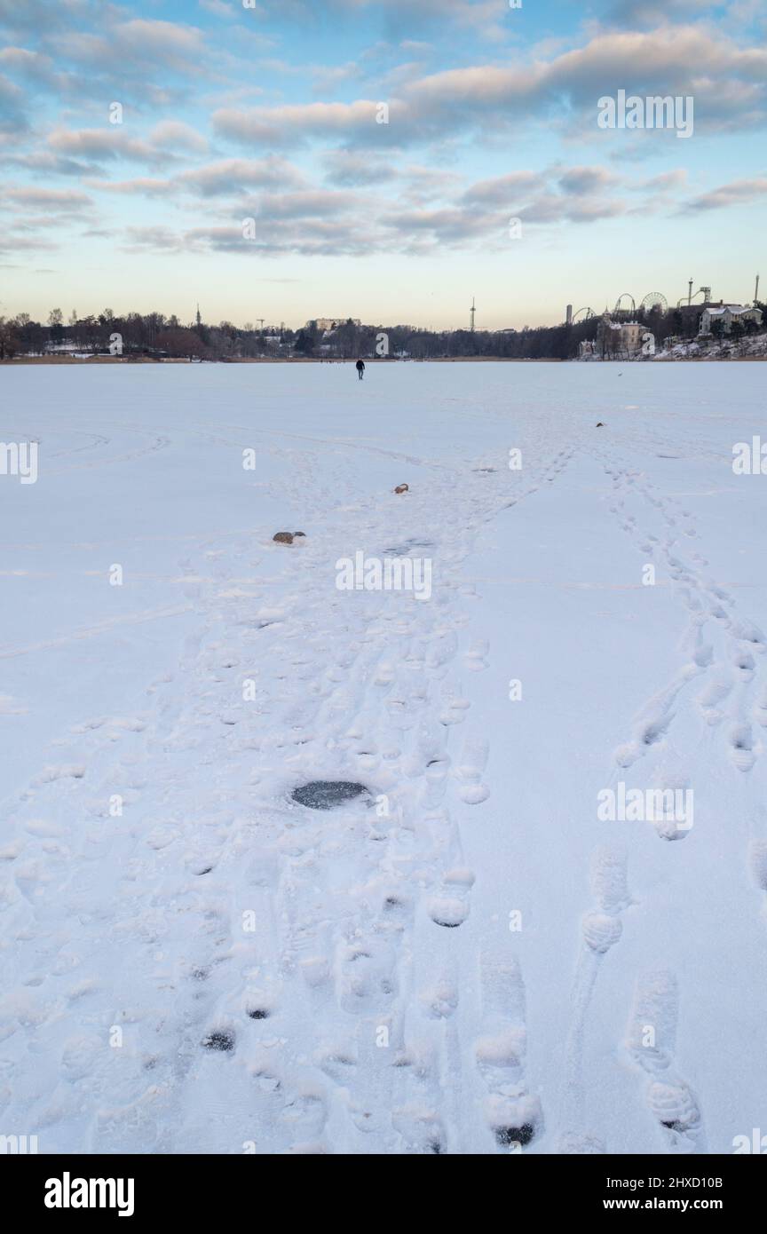 Bel paesaggio invernale a helsinki, in Finlandia, in una bella giornata di sole Foto Stock
