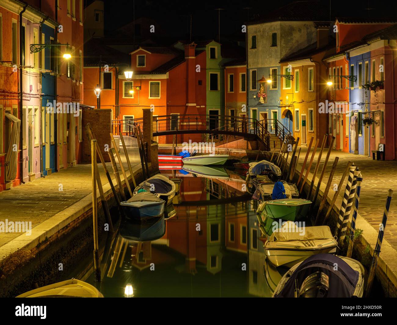 Sulla strada di Burano nella laguna di Venezia Foto Stock