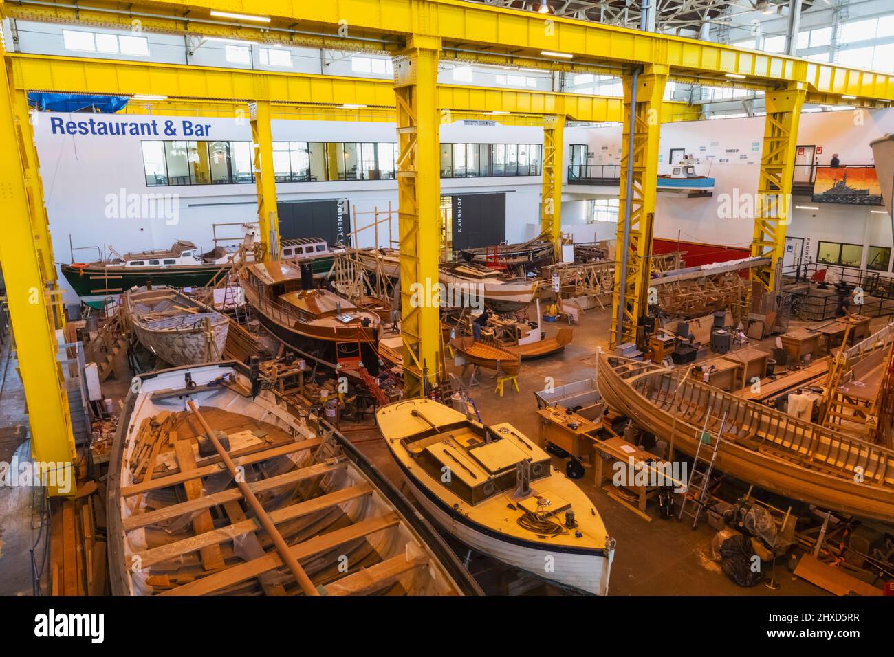 Inghilterra, Hampshire, Portsmouth, Portsmouth Historic Dockyard, Boathouse 4, storico battello la riparazione Foto Stock