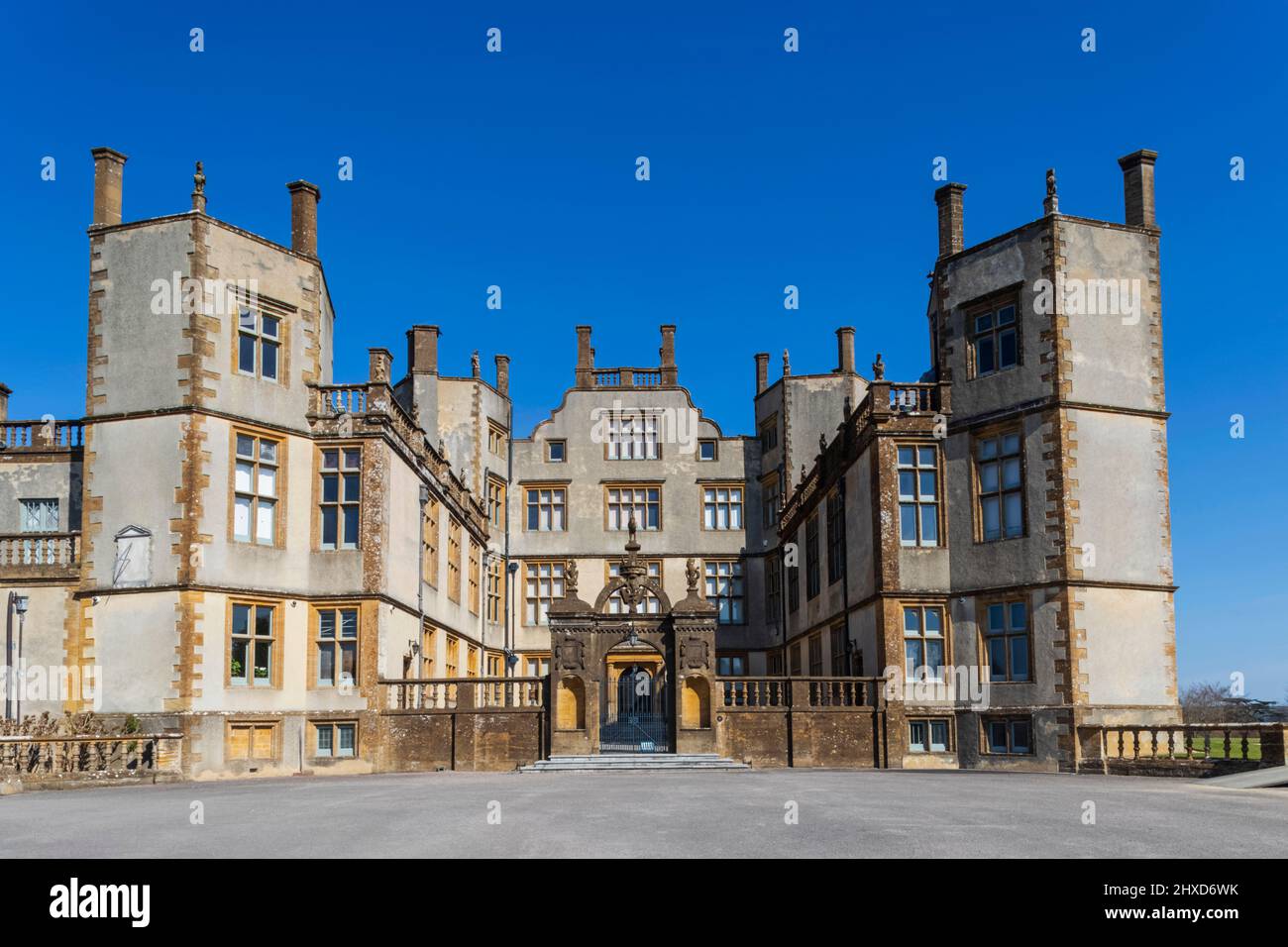 Inghilterra, Dorset, Sherborne, Sherborne Castle una Tudor Mansion del 16th secolo costruita da Sir Walter Raleigh nel 1594 Foto Stock