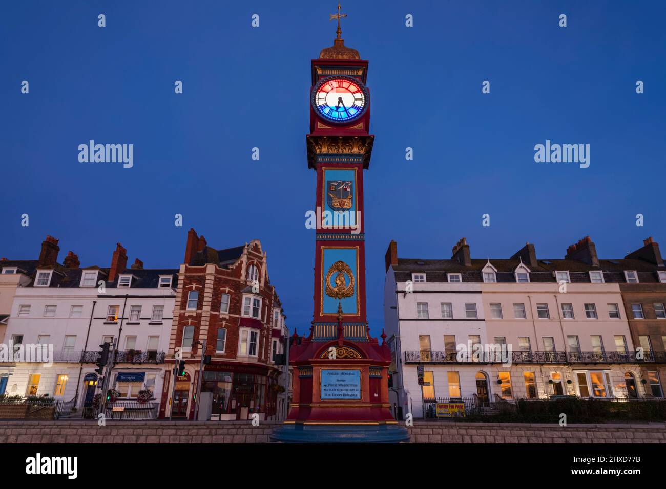 Inghilterra, Dorset, Weymouth, Weymouth Esplanade, la Torre dell'Orologio del Giubileo eretta nel 1888 per commemorare il Giubileo d'Oro della Regina Vittoria Foto Stock