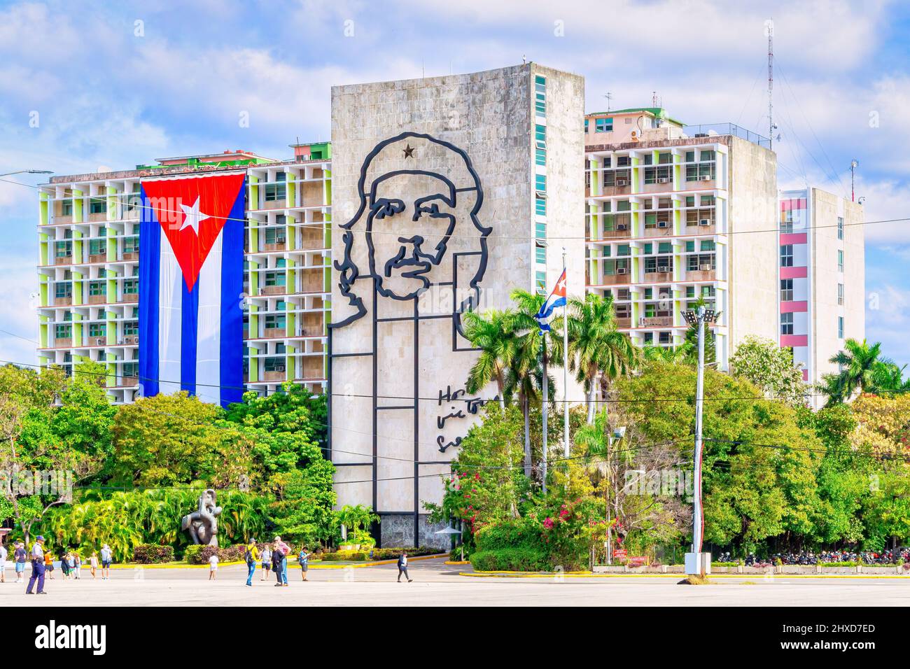 Edificio Minint con immagine di che Guevara e bandiera cubana, l'Avana, Cuba Foto Stock