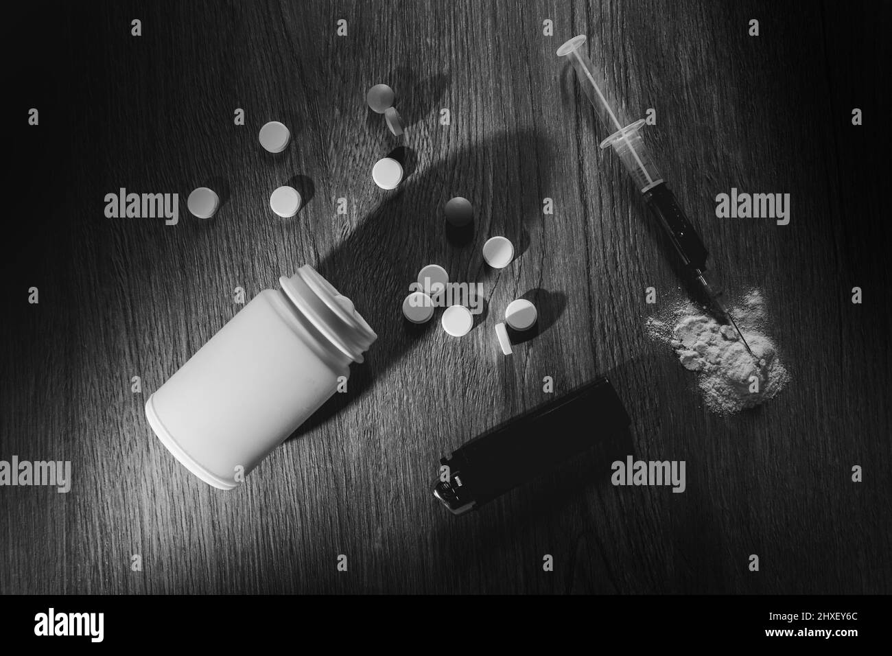 Stop Drug Addiction Concept International Day Against Drug Syringe and cotta heroin on spoon Foto Stock