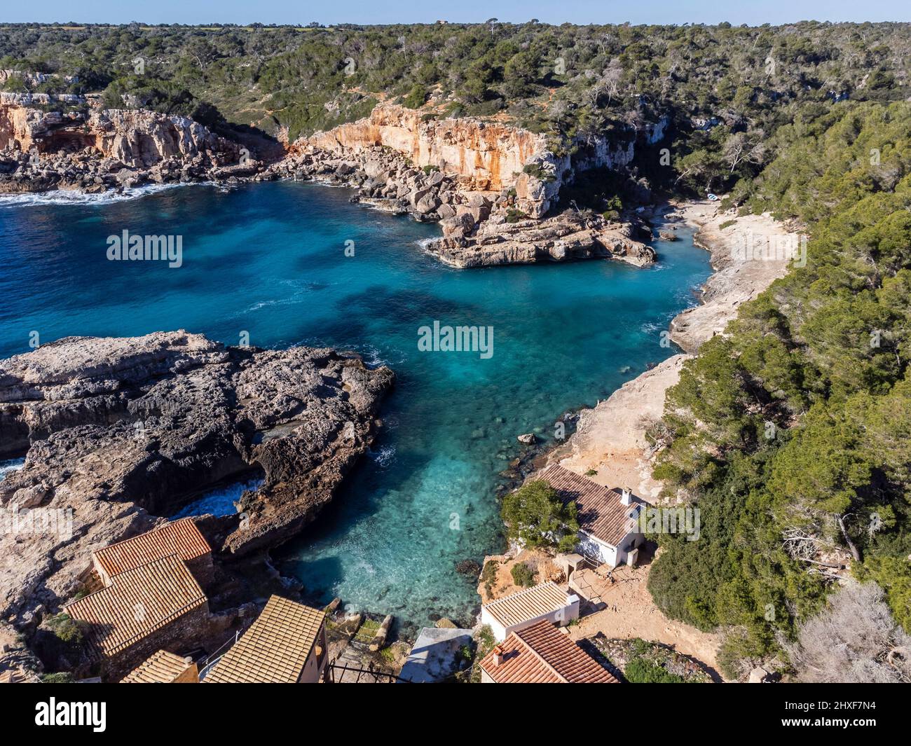 S Almonia Cove e scogliere meridionali -Migjorn Cliffs-, Santanyi, Mallorca, Isole Baleari, Spagna. Foto Stock