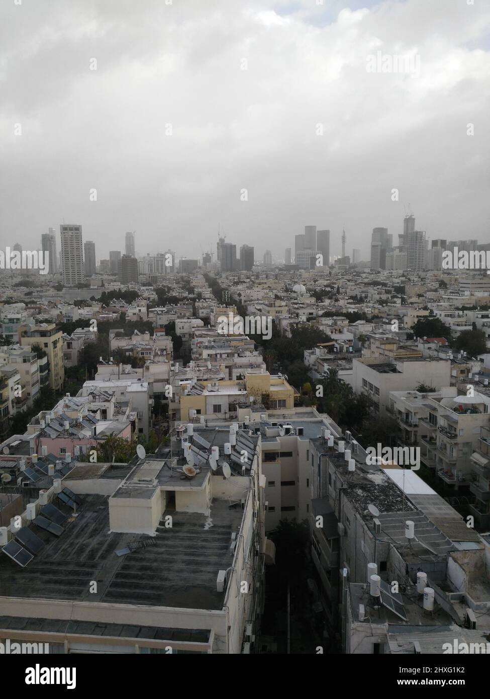 TEL AVIV, ISRAELE - 19 GENNAIO 2016. Panorama. Vista dalla finestra del Tower Hotel. Foto Stock