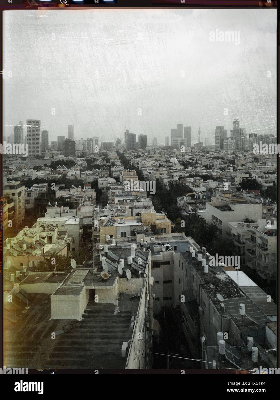 TEL AVIV, ISRAELE - 19 GENNAIO 2016. Panorama. Vista dalla finestra del Tower Hotel. Foto Stock