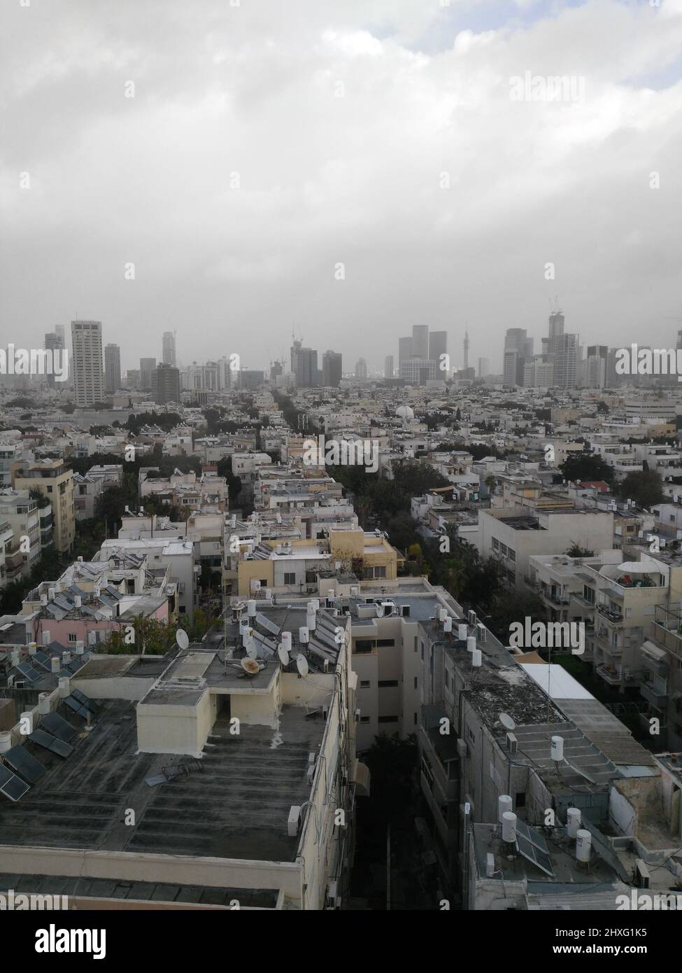 TEL AVIV, ISRAELE - 19 GENNAIO 2016. Panorama. Vista dalla finestra del Tower Hotel. Foto Stock