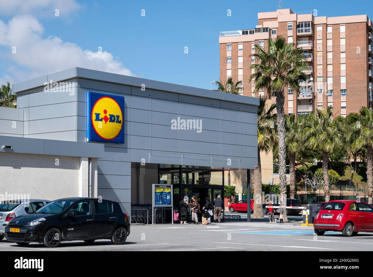 Lidl, supermercato tedesco della catena di negozi a prezzi scontati internazionale, visto in Spagna. Foto Stock