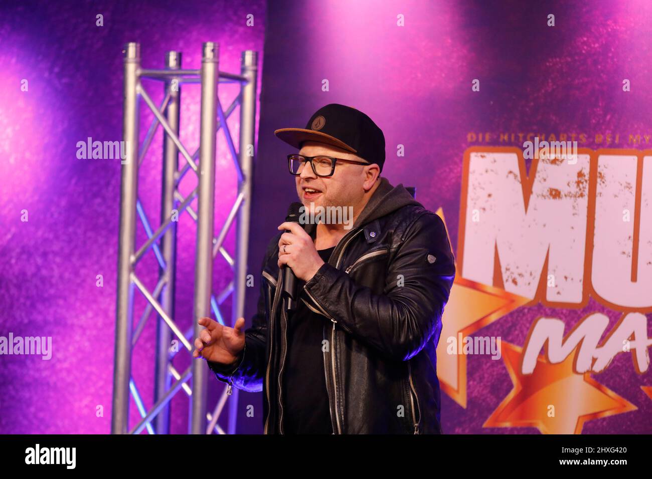 Anthony Weihs beim MusicMatch - Die Hitcharts bei MyTVplus im Gläsernen Studio von MyTVplus im Elbepark. Dresda,11.03.2022 Foto Stock