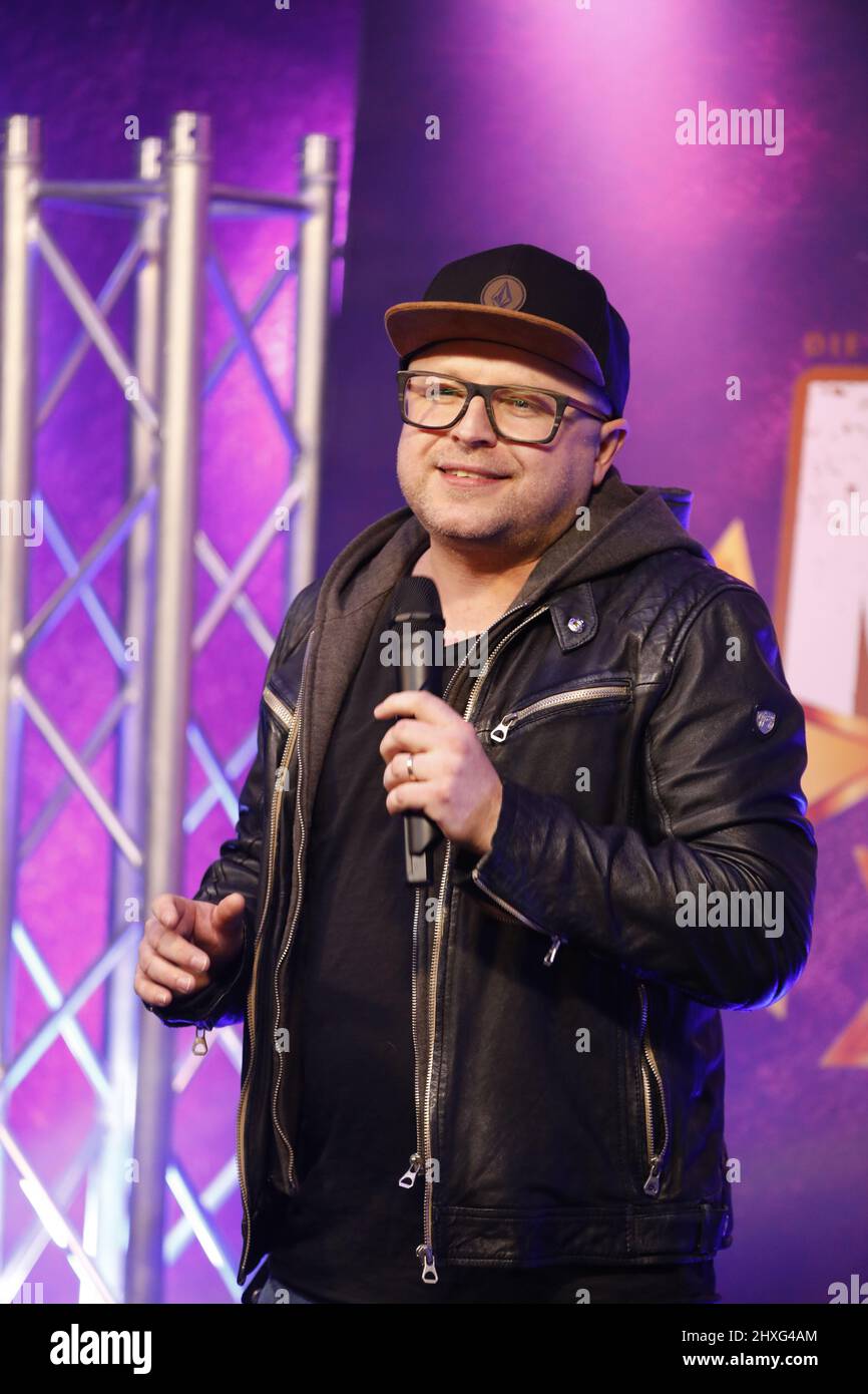 Anthony Weihs beim MusicMatch - Die Hitcharts bei MyTVplus im Gläsernen Studio von MyTVplus im Elbepark. Dresda,11.03.2022 Foto Stock