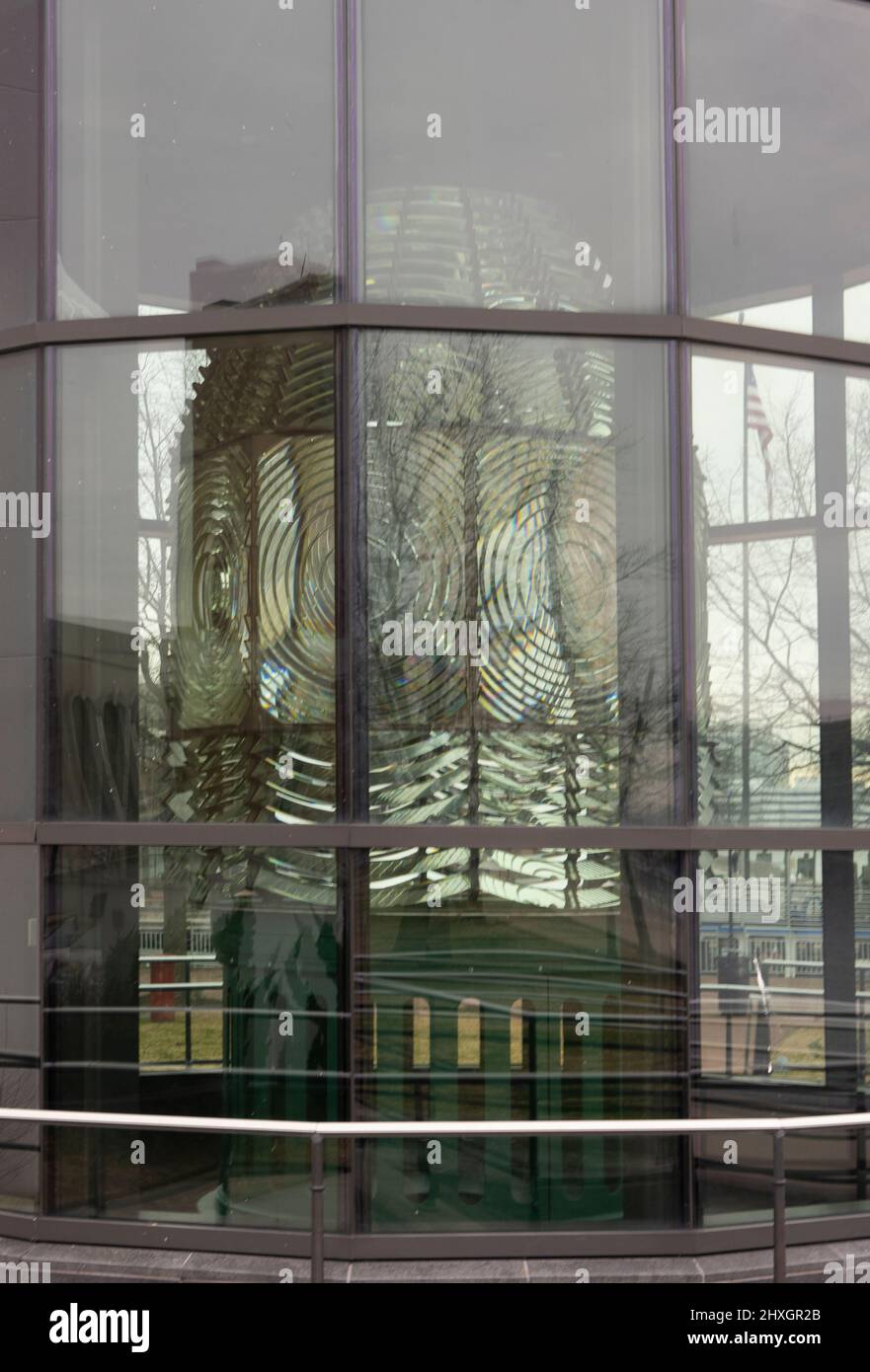 Hog Island faro di primo ordine obiettivo su High Street atterraggio sul lungofiume Portsmouth Virginia Foto Stock