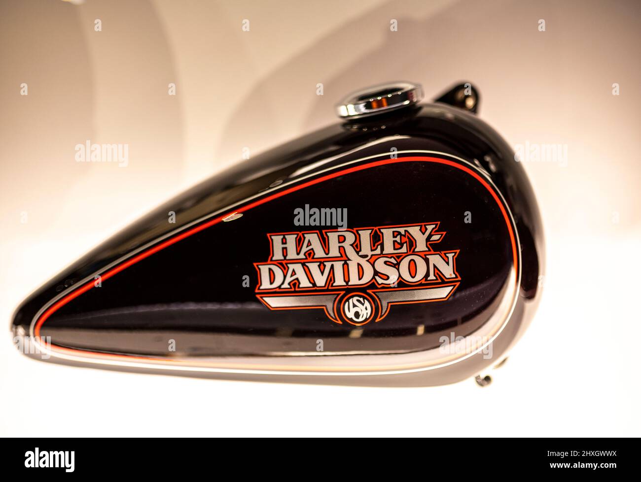 Serbatoio del gas lacrimogeno di un motociclista Harley-Davidson situato presso il museo Harley-Davidson a Milwaukee, Wisconsin, USA Foto Stock