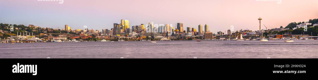 Seattle Skyline al tramonto dal gas Works Park Foto Stock