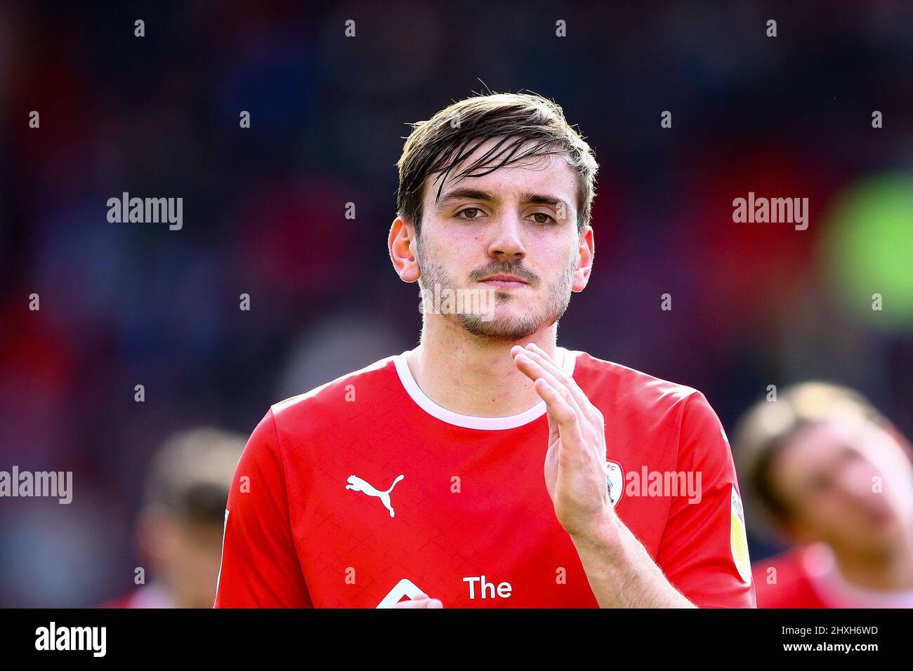 Oakwell, Barnsley, Inghilterra - 12th marzo 2022 Liam Kitching (5) di Barnsley - durante il gioco Barnsley v Fulham, Sky Bet EFL Championship 2021/22, a Oakwell, Barnsley, Inghilterra - 12th marzo 2022 Credit: Arthur Haigh/WhiteRosePhotos/Alamy Live News Foto Stock