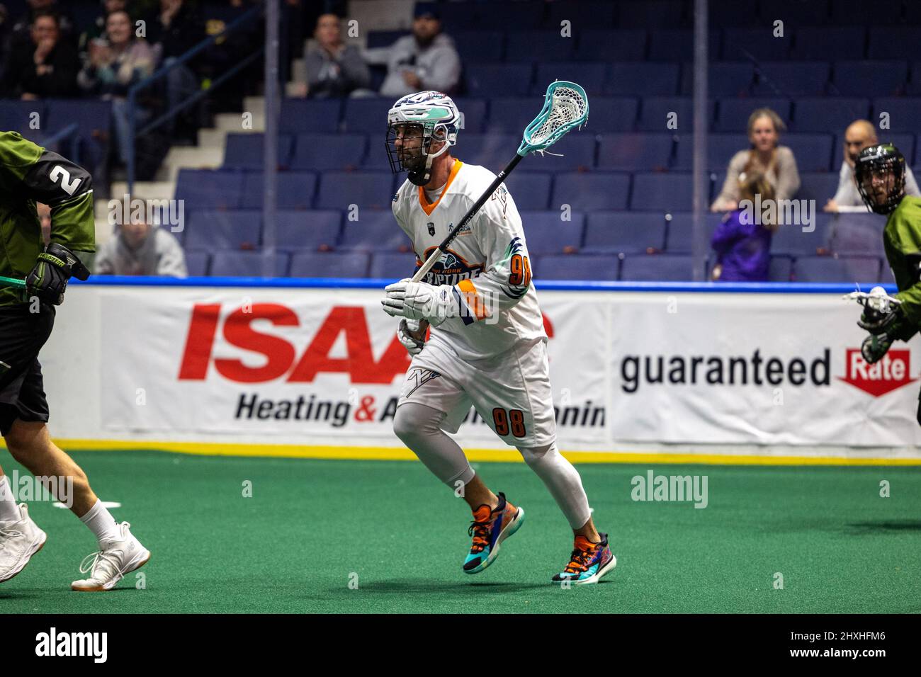 12 marzo 2022: New York Riptide in avanti Callum Crawford (98) torna in panchina nel quarto trimestre contro i Rochester Knighthawks. I Rochester Knighthawks hanno ospitato il New York Riptide in una partita della National Lacrosse League alla Blue Cross Arena di Rochester, New York. (Jonathan Tenca/CSM) Foto Stock