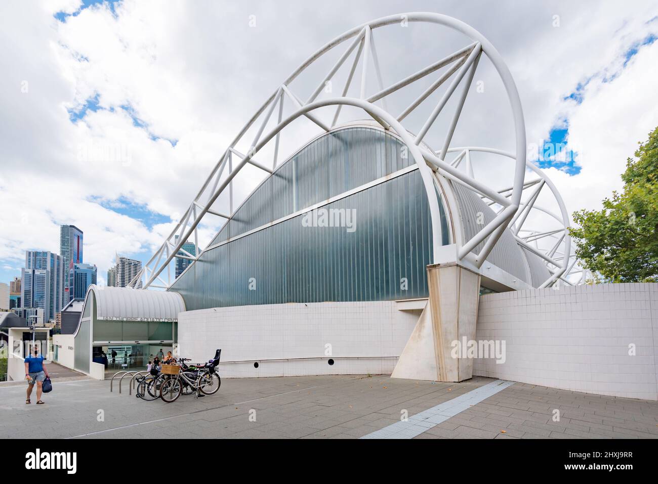 Lo Ian Thorpe Aquatic Center di ultimo, Sydney prende il nome dal campione olimpico Ian Thorpe e viene disegnato a forma di onda da Harry Seidler. Foto Stock