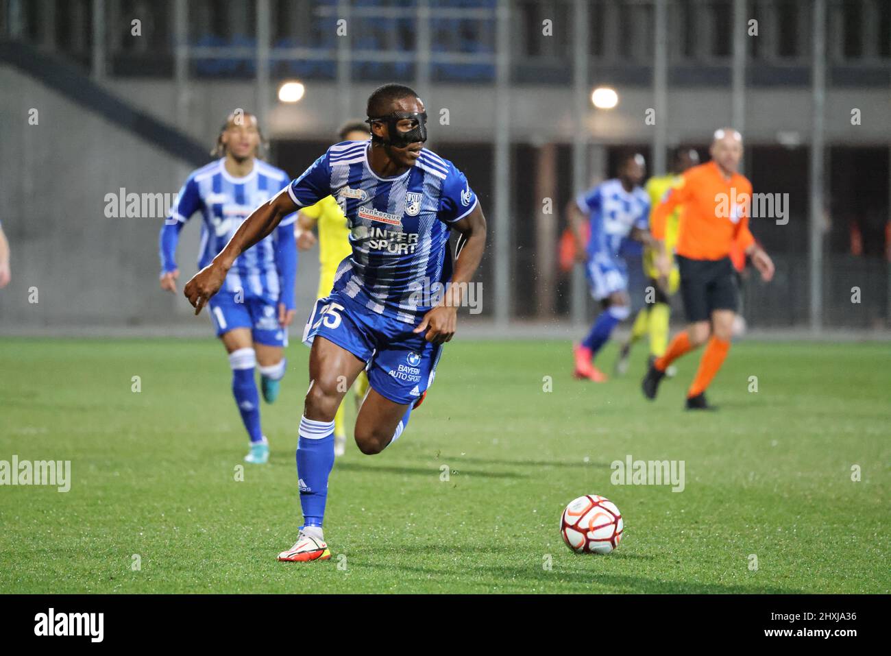 Defender Samuel Yohou 25 Dunkerque durante il campionato francese Ligue 2  partita di calcio tra USL Dunkerque e Pau FC il 12 marzo 2022 allo stadio  Marcel Tribut di Dunkerque, Francia -