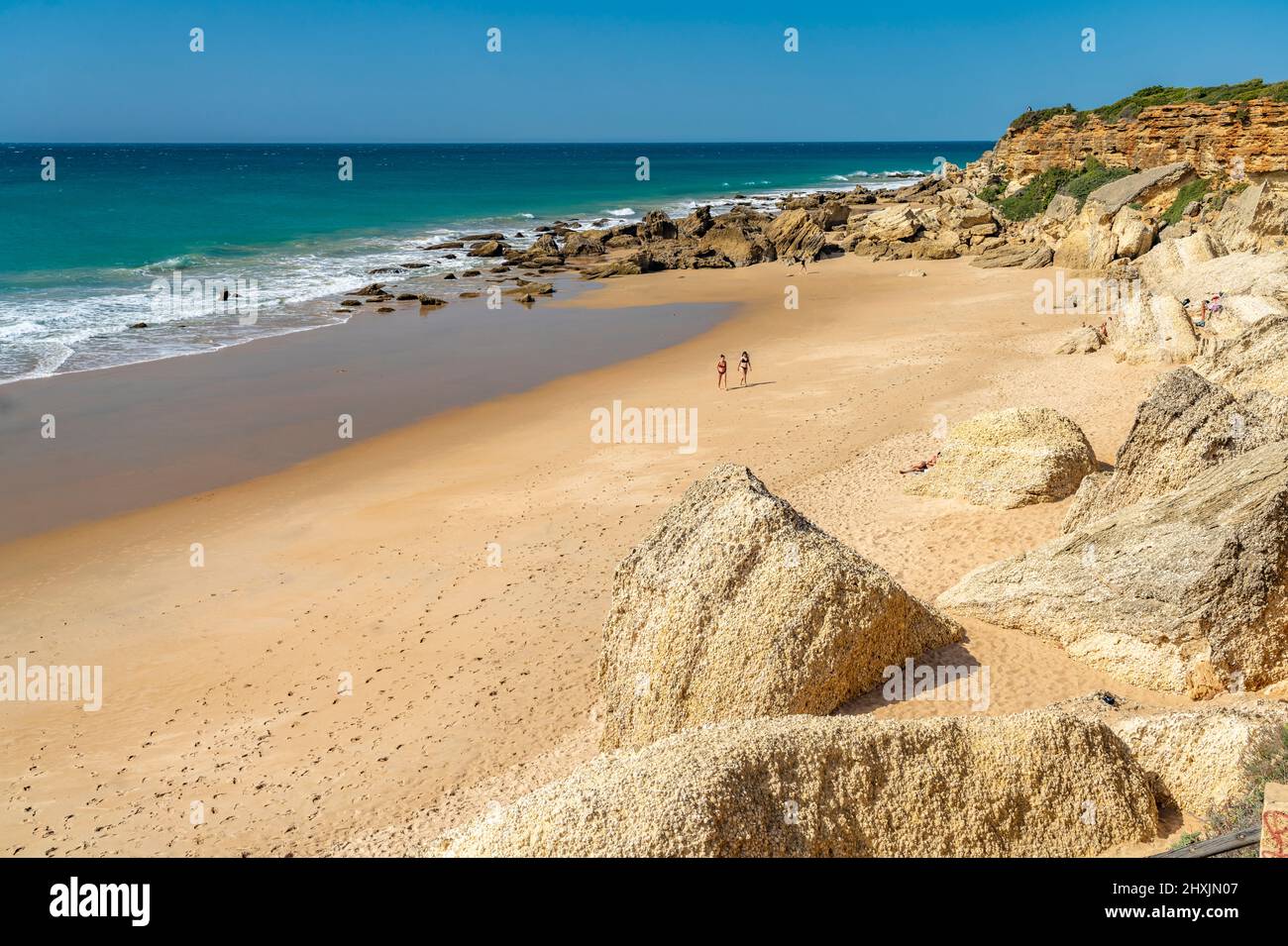 Die Strandbuchten Calas de Roche bei Conil de la Frontera, Costa de la Luz, Andalusia, Spanien | le calas de Roche baie vicino a Conil de la Frontera Foto Stock