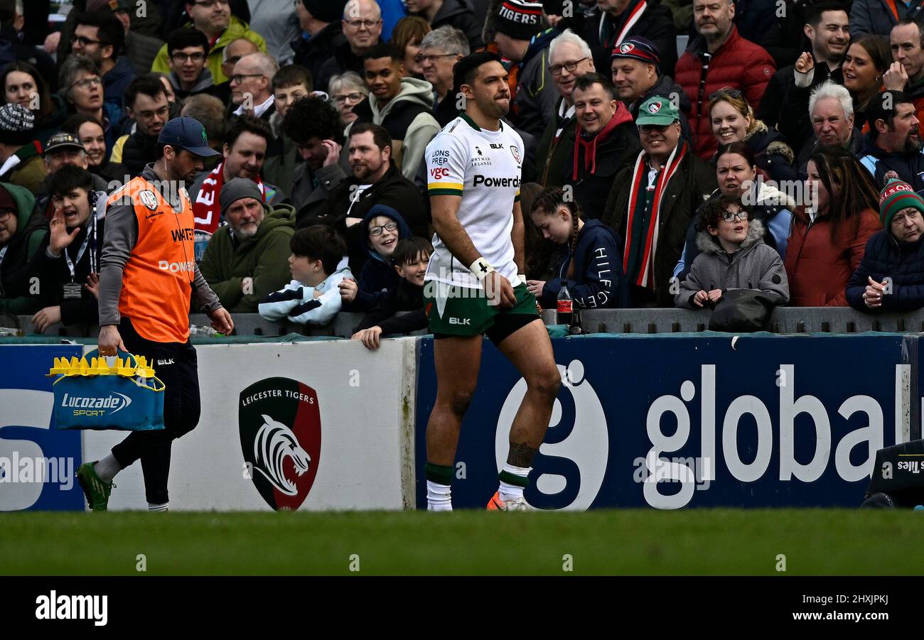 Leicester, Regno Unito. 12th Mar 2022. Premiership Rugby. Leicester Tigers V Londra Irlandese. Stadio Mattioli Woods Welford Road. Leicester. Curtis Rona (London Irish) parte dopo essere stato mostrato il cartellino rosso durante la partita di rugby Leicester Tigers V London Irish Premiership. Credit: Sport in immagini/Alamy Live News Foto Stock