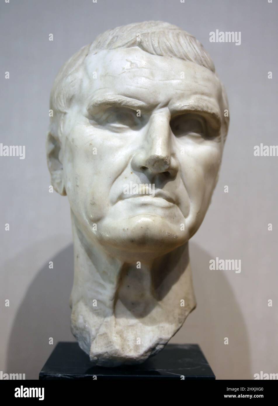 Ritratto di Marco Licinius Crassus (115-53 a.C.). Generale romano. Copia moderna del busto romano. Marmo bianco. Museo Frederic Marés. Barcellona, Spagna. Foto Stock