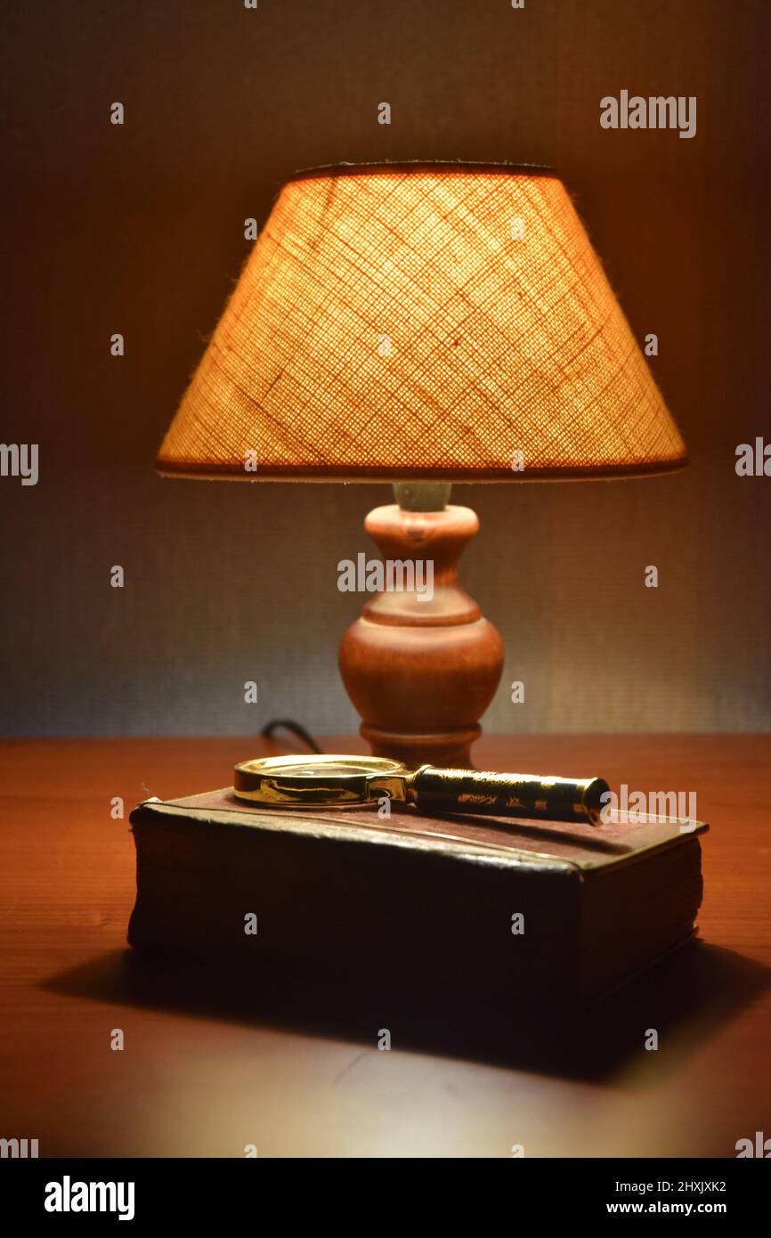 Lampada da lettura immagini e fotografie stock ad alta risoluzione - Alamy