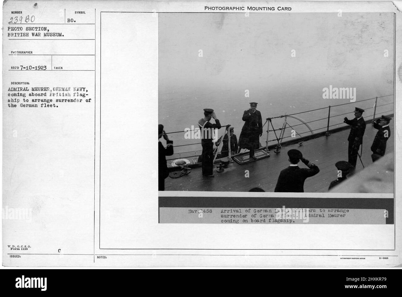 L'ammiraglio Meurer, la Marina tedesca, che arriva a bordo di un'ammiraglia britannica per organizzare la consegna della flotta tedesca. Collezione di fotografie della prima Guerra Mondiale, 1914-1918 che raffigurano le attività militari delle forze armate britanniche e di altre nazioni e del personale durante la prima Guerra Mondiale Foto Stock