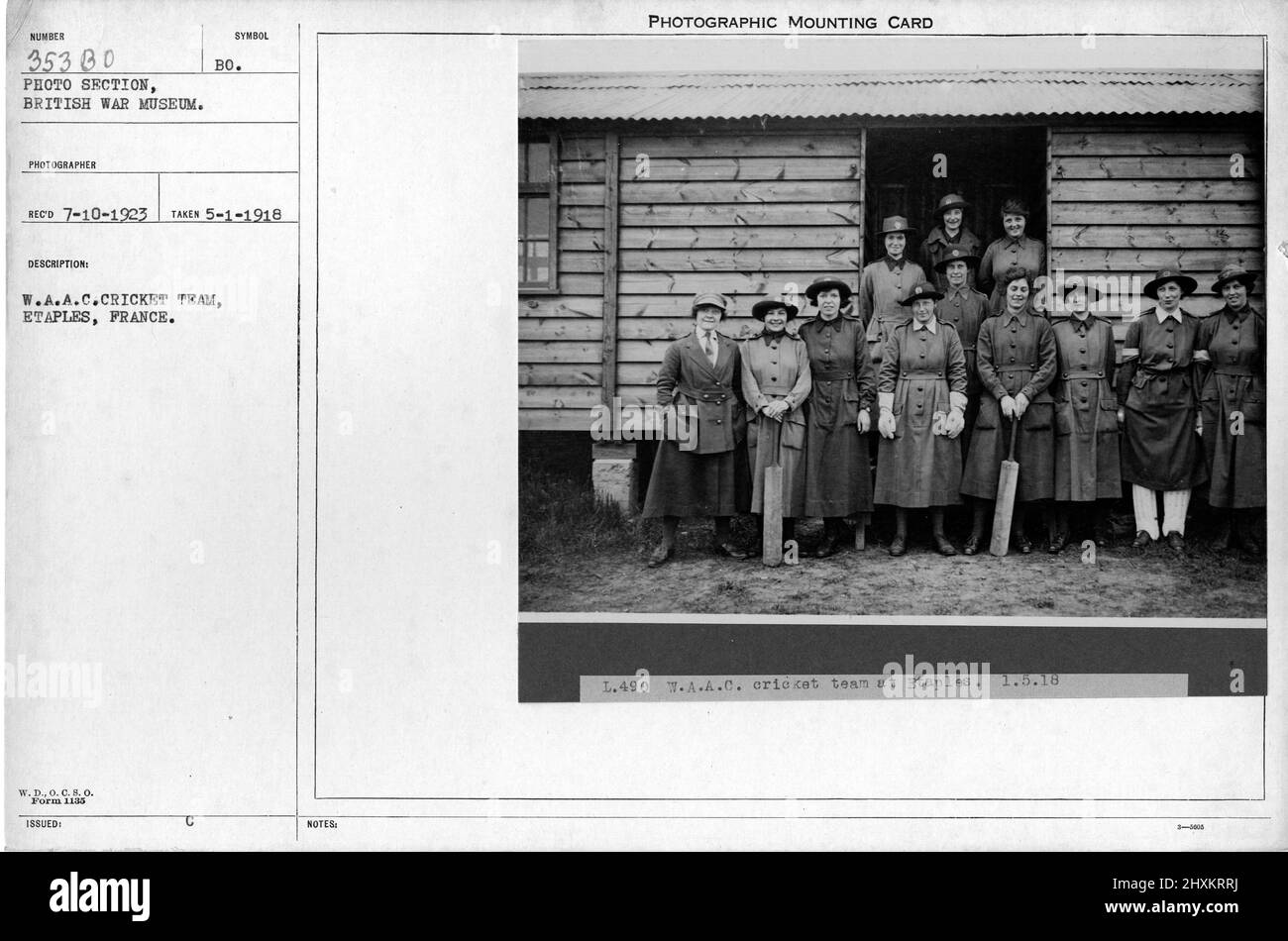 W.A.A.C. Cricket Team, Etaples, Francia; 5/1/1918 Collezione di fotografie della prima Guerra Mondiale, 1914-1918 che raffigurano le attività militari delle forze armate britanniche e di altri Stati durante la prima Guerra Mondiale Foto Stock