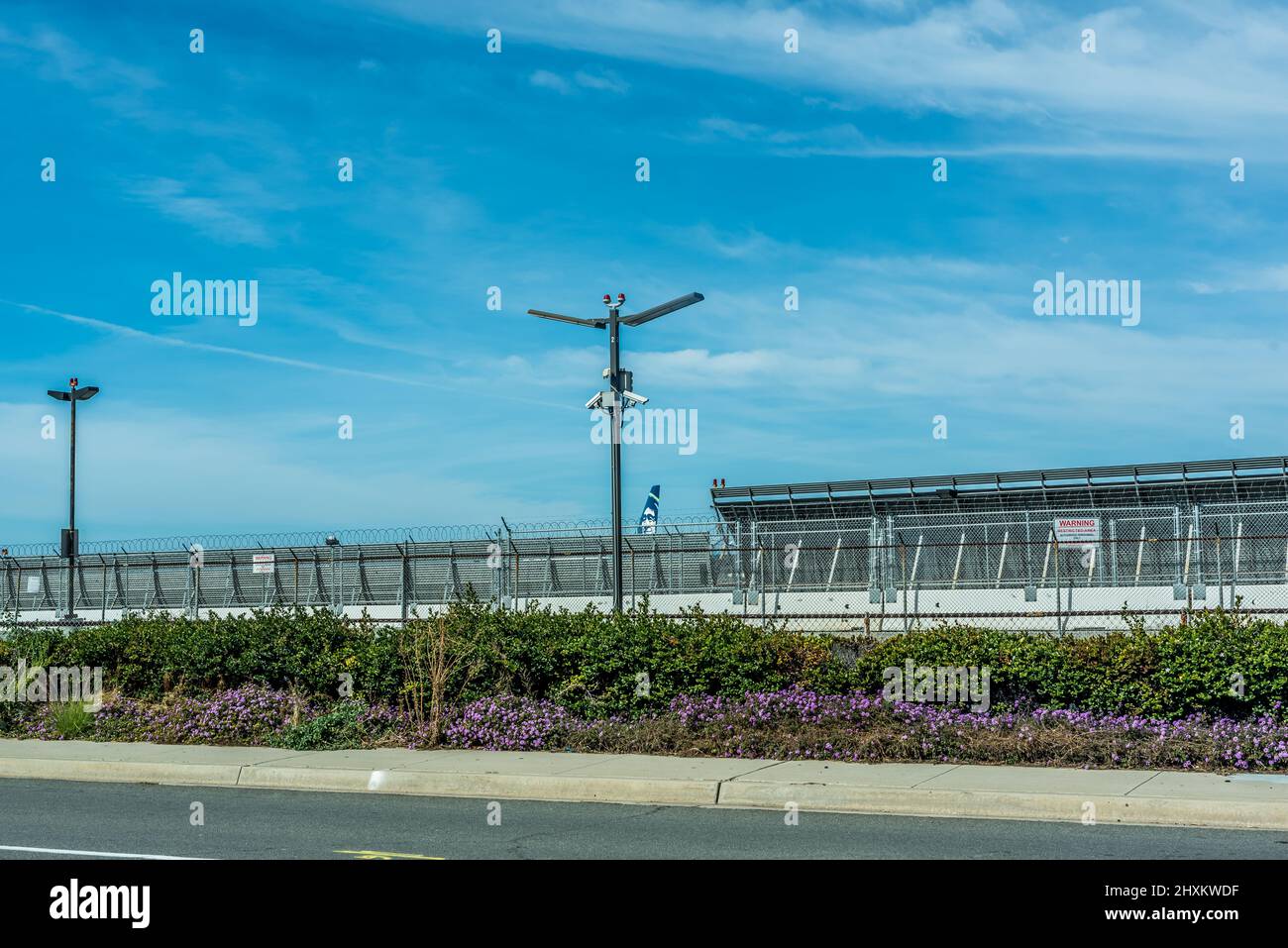 Vista sull'aeroporto dall'esterno Foto Stock