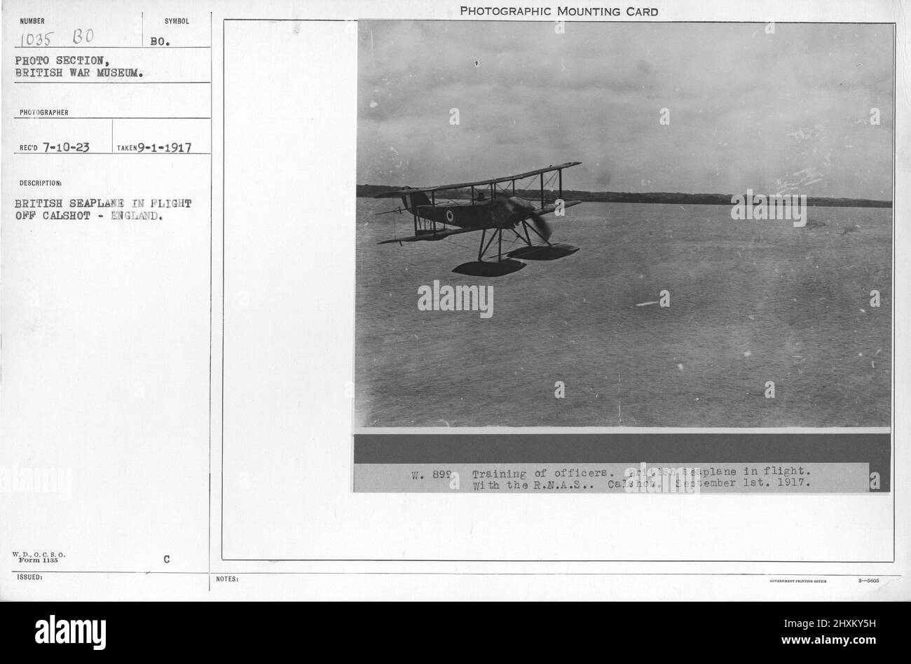 Idrovolante britannico in volo fuori Calshot - Inghilterra. Collezione di fotografie della prima Guerra Mondiale, 1914-1918 che raffigurano le attività militari delle forze armate britanniche e di altre nazioni e del personale durante la prima Guerra Mondiale Foto Stock