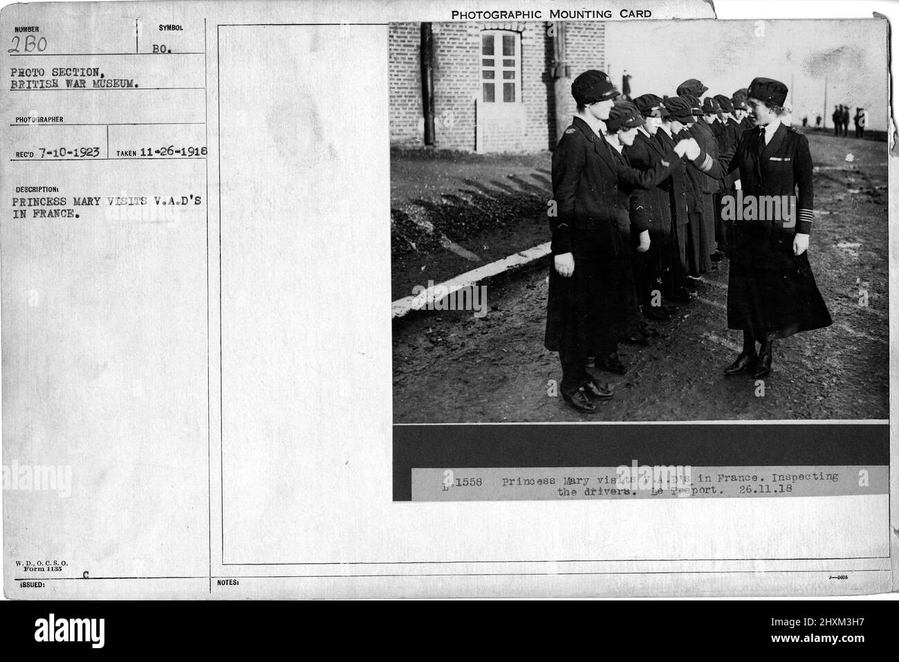 La Principessa Mary visita i V.A.D in Francia. Collezione di fotografie della prima Guerra Mondiale, 1914-1918 che raffigurano le attività militari delle forze armate britanniche e di altre nazioni e del personale durante la prima Guerra Mondiale Foto Stock