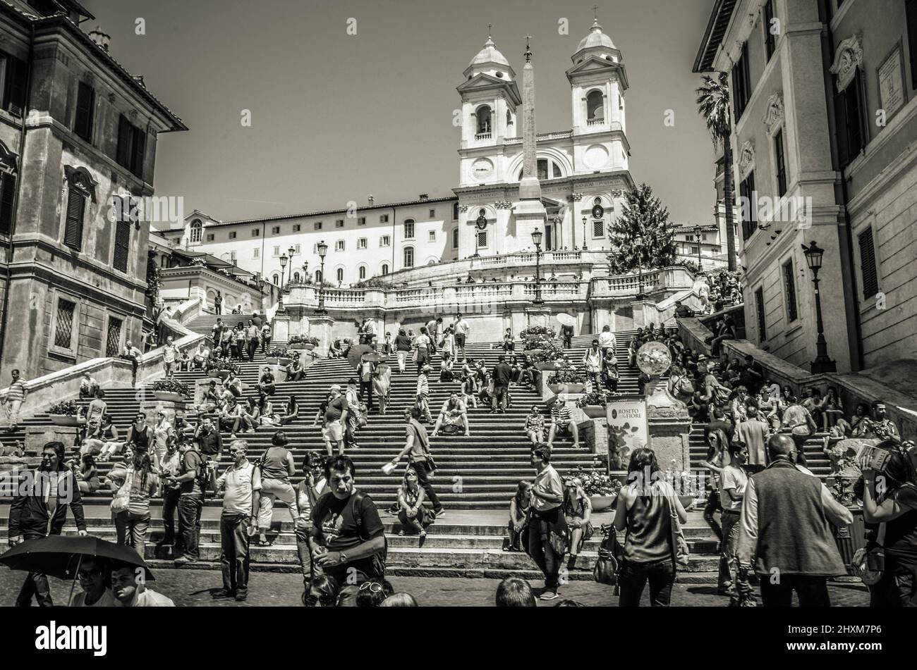 Roma è la capitale d'Italia. È anche la capitale del Lazio. La scalinata di Piazza di Spagna si trova tra Piazza di Spagna e Piazza Trinità. Foto Stock