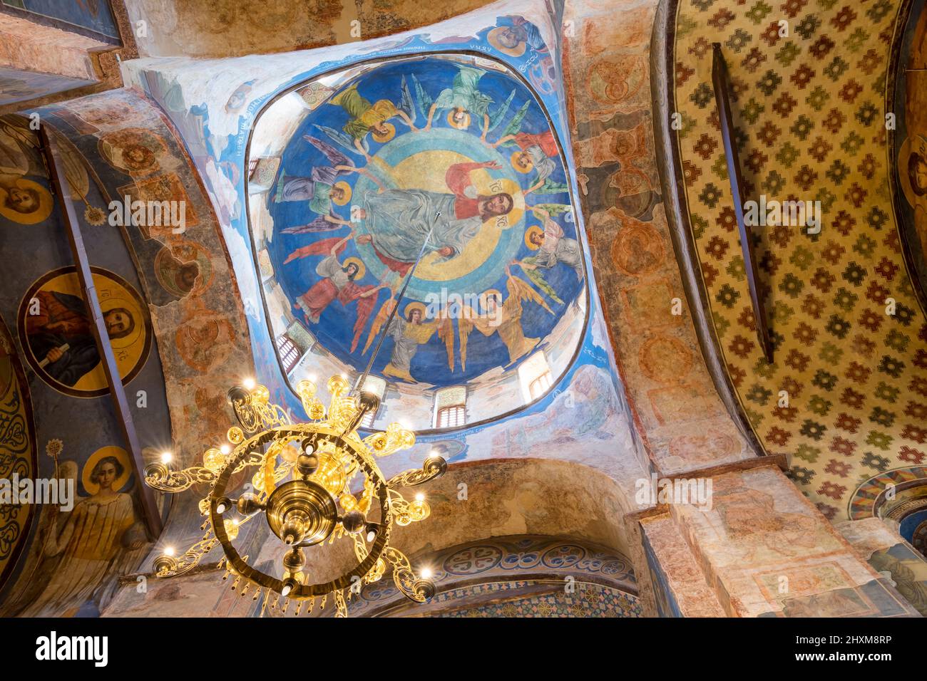 Antichi affreschi cristiani all'interno della chiesa del monastero di San Cirillo a Kyiv, Ucraina Foto Stock