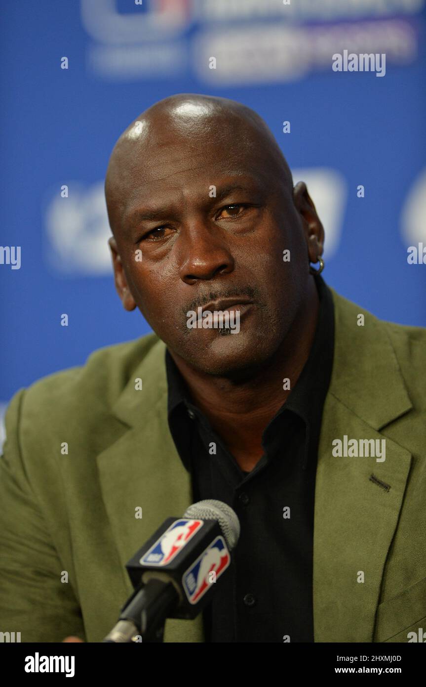 Michael Jordan partecipa a una conferenza stampa Foto Stock