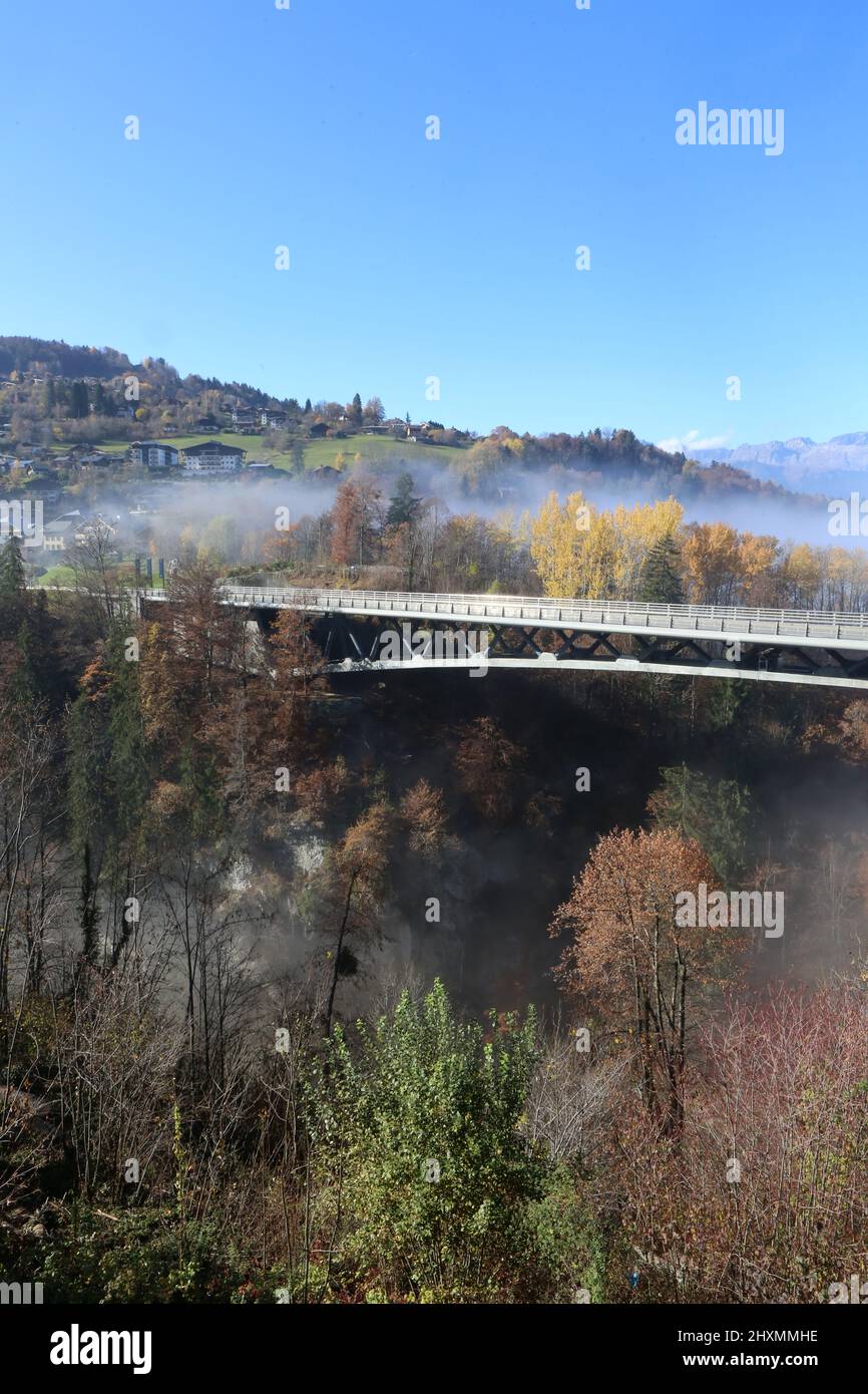Pont de contournement. Alta Savoia. Auvergne-Rhône-Alpes. Francia. Foto Stock