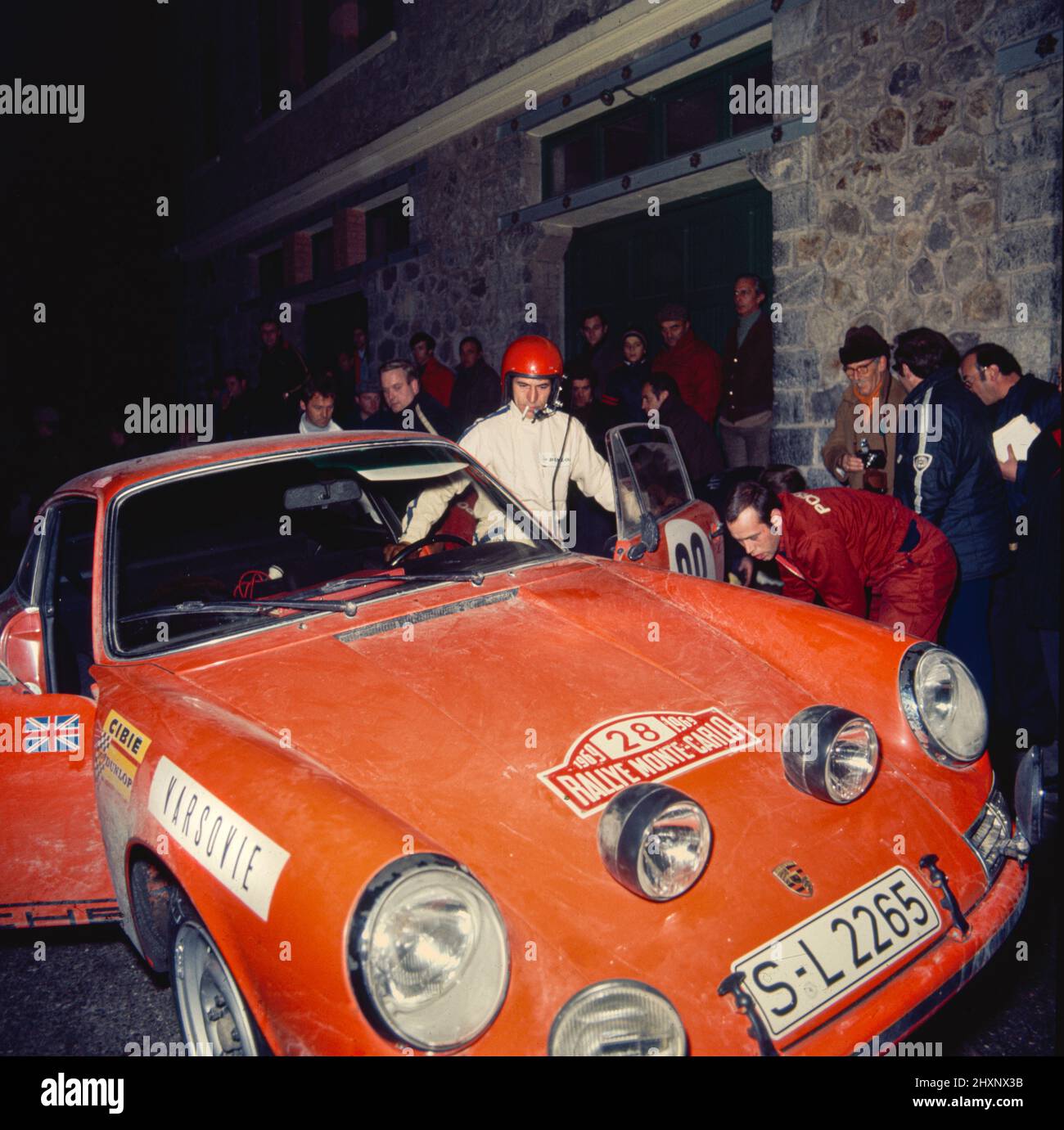 28 Elford Vic (gbr), Stone David (gbr), Porsche System Engineering, Porsche 911 S, ambiance durante la Rallye Automobile de Monte-Carlo 1969, 1st round del campionato europeo 1969 Makes, dal 17 al 24 gennaio 1969 a Monaco Foto Stock