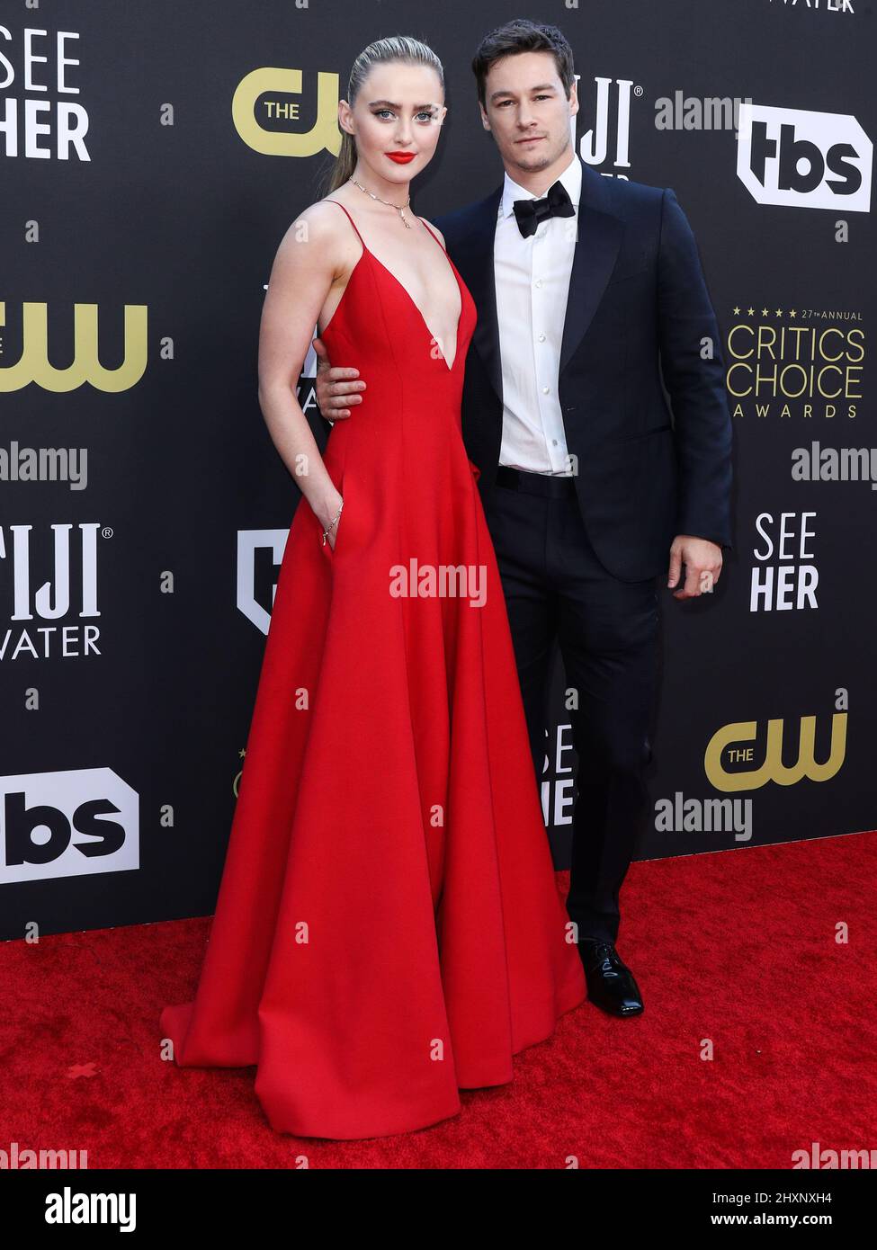 CENTURY CITY, LOS ANGELES, CALIFORNIA, Stati Uniti d'America - 13 MARZO: Kathryn Newton e Kyle Allen arrivano ai 27th Annual Critics' Choice Awards che si tengono al Fairmont Century Plaza Hotel il 13 marzo 2022 a Century City, Los Angeles, California, Stati Uniti. (Foto di Xavier Collin/Image Press Agency) Foto Stock