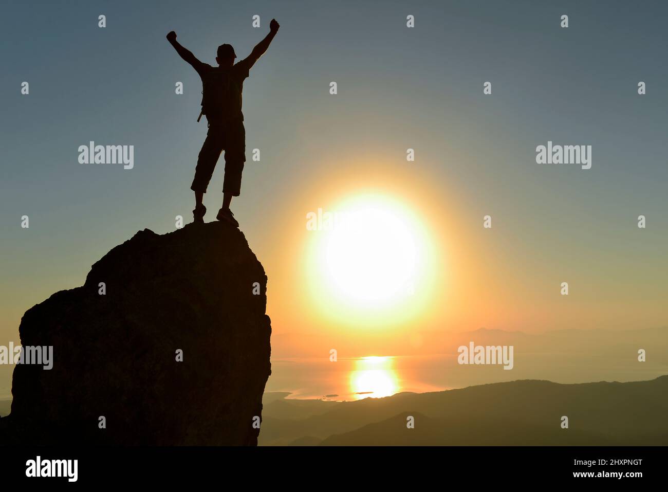 nuovi luoghi, persone avventurose che vedono nuovi paesaggi Foto Stock