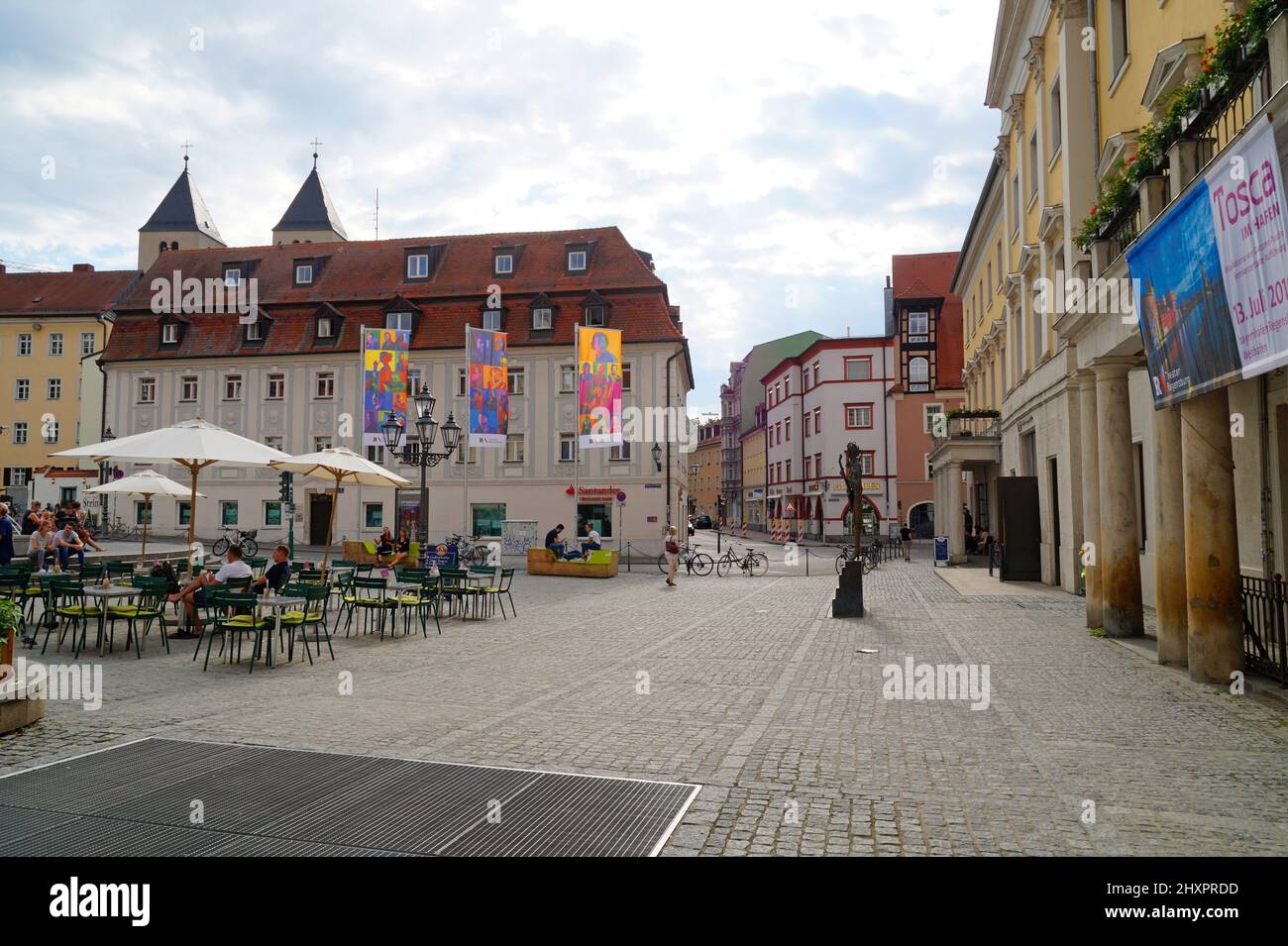 La città medievale di Regensburg si trova nel punto più settentrionale del Danubio, nella Baviera orientale, in Germania Foto Stock