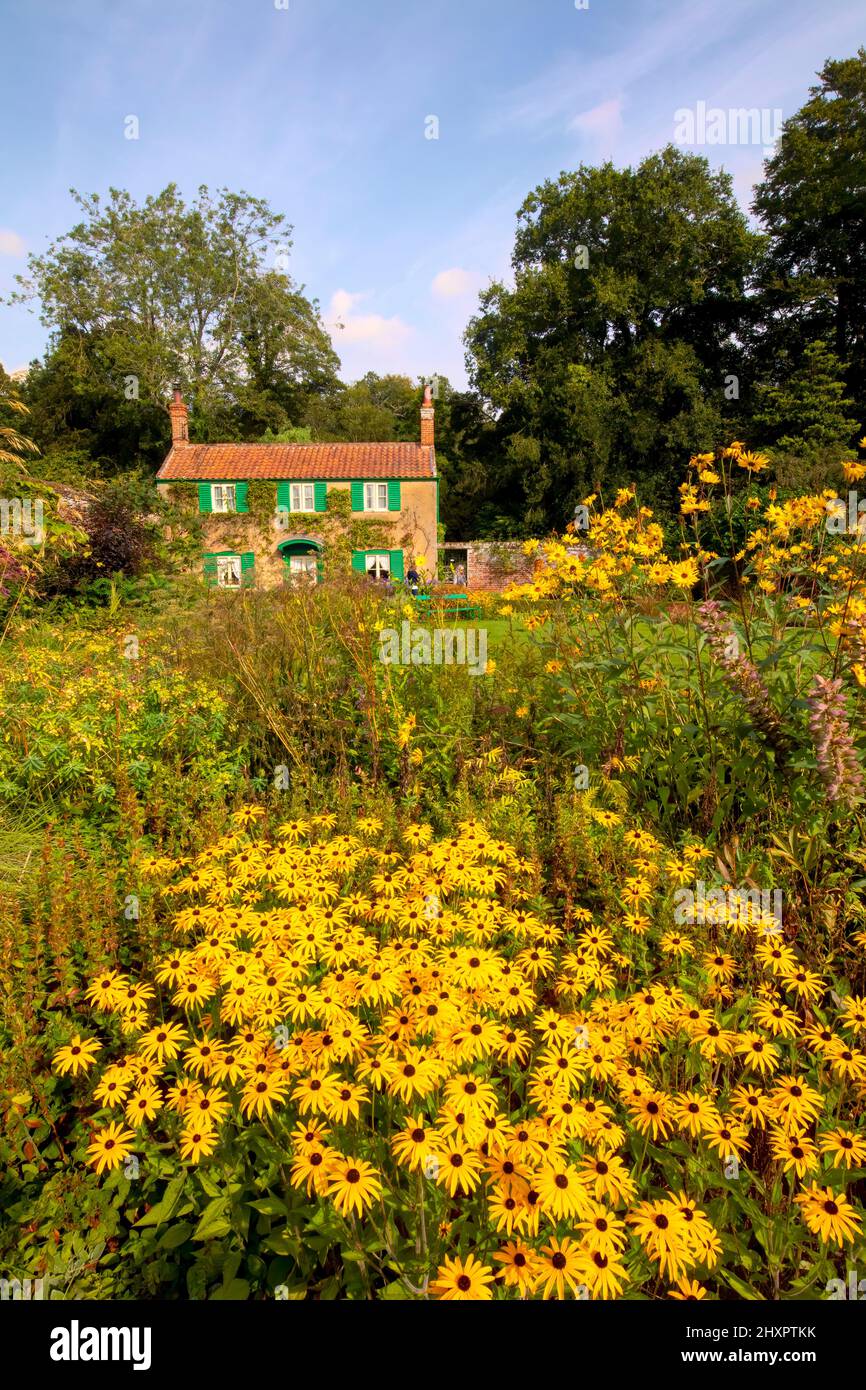 The Spider Garden, giardino murato a Hoveton Hall, Hoveton, Norwich, Norfolk, Inghilterra Regno Unito Foto Stock