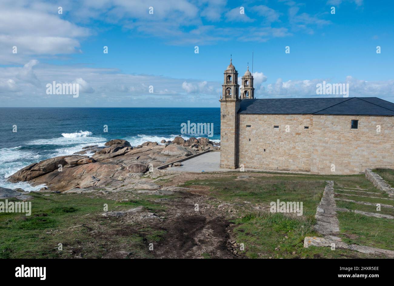 Il santuario di Virxe da Barca sul Camino De santiago di Muxía, A Coruña,  Spagna Foto stock - Alamy