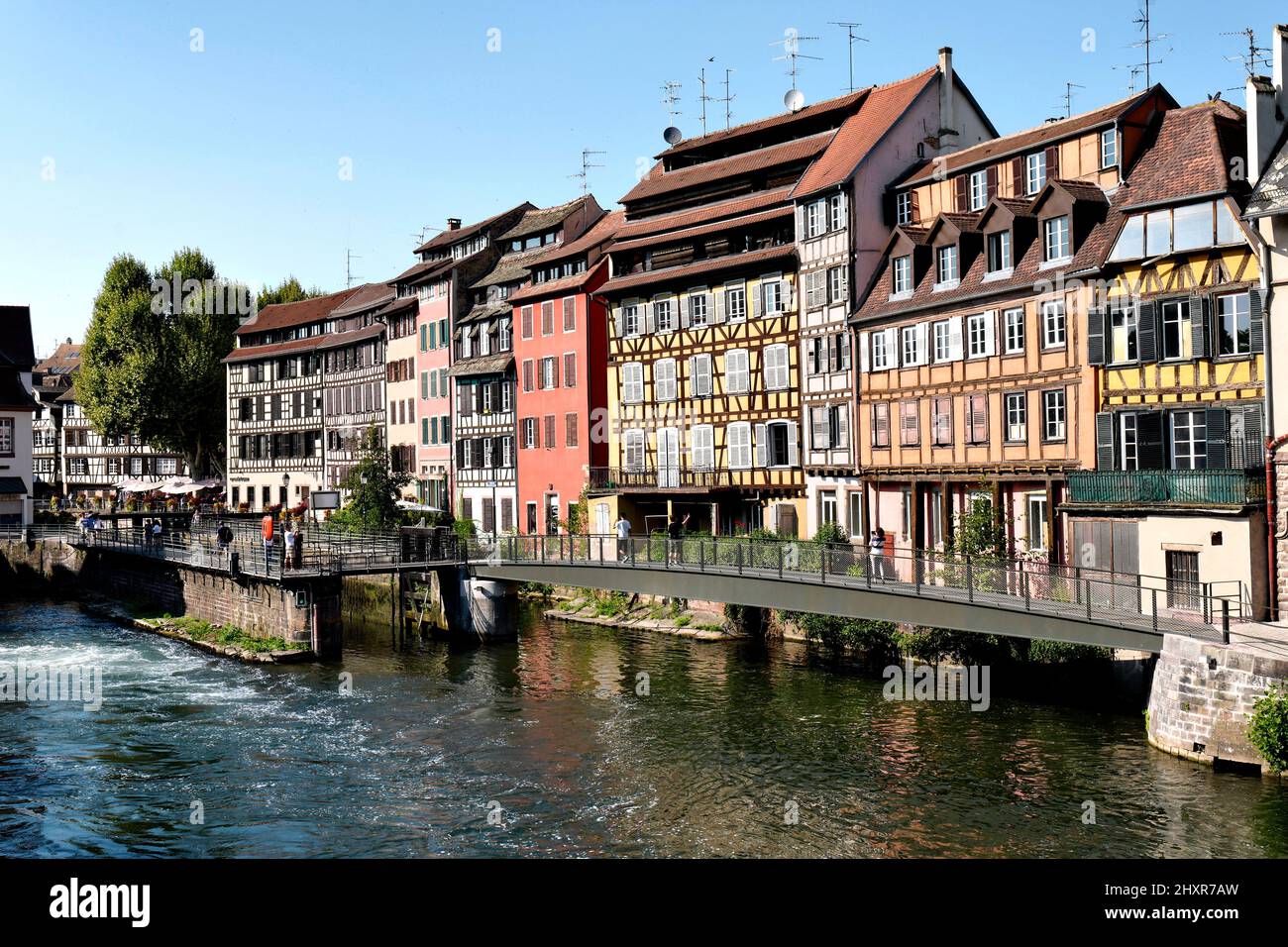 Francia, Strasburgo, il centro storico dichiarato Patrimonio Mondiale dell'Umanità dall'UNESCO, la Petite France, l'Anciennes Glacières lock. Foto Stock