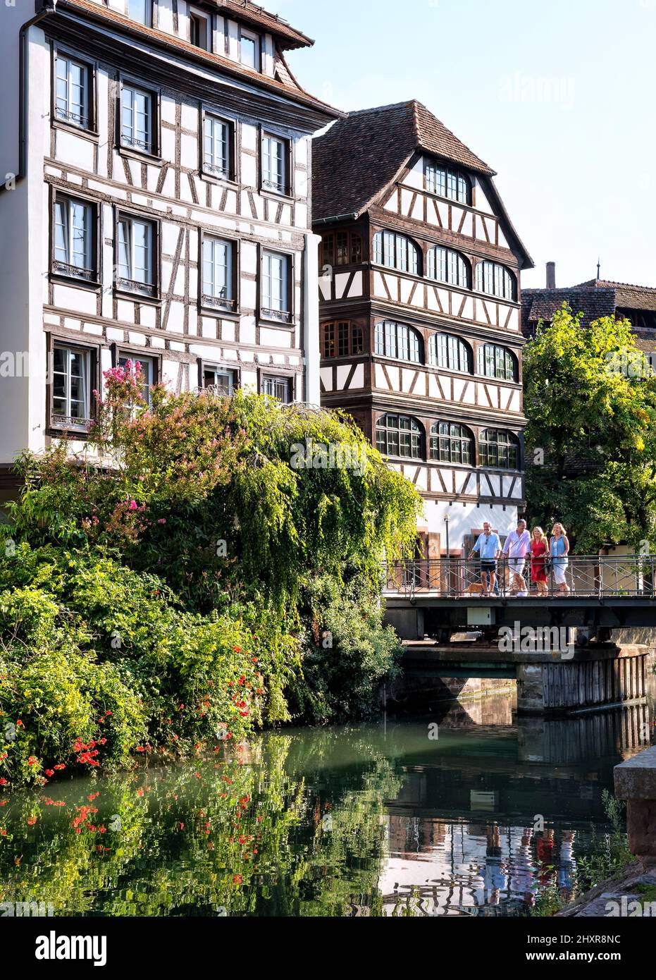 Francia, Strasburgo, il centro storico dichiarato Patrimonio dell'Umanità dall'UNESCO, la Petite France, intorno a piazza Benjamin Zix e al ponte Pheasant. Foto Stock